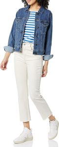 Veste en jean élégante pour femmes en bleu clair délavé, idéale pour les looks de printemps décontractés avec des combinaisons de tenues polyvalentes - Product Image 2