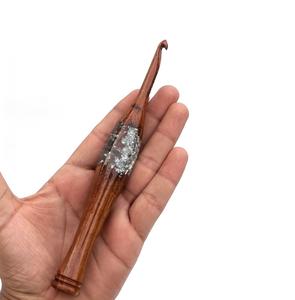 Mélange de crochets en résine et palissandre Aiguille ergonomique Différentes tailles Poignée souple Crochet crochet - Product Image 4