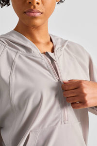 Ventes en gros de sweats à capuche surdimensionnés pour femmes, couleur pêche clair, protection solaire, anti-rides et respirants, sweats à capuche pour femmes, sweats à capuche zippés pour la salle de sport - Product Image 4