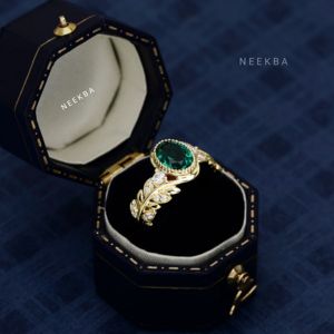 Bague feuille en or jaune massif 14K faite à la main 6*8mm bague de fiançailles émeraude taille ovale cultivée en laboratoire avec ton métal/options de changement de pureté - Product Image 4