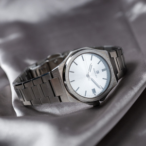 นาฬิกาควอทซ์อะนาล็อกแบรนด์หรูนาฬิกาคู่ดีไซน์คลาสสิกสายสแตนเลสสตีลหน้าปัดคริสตัลแซฟไฟร์หน้าต่าง32มม. 18มม. - Product Image 3