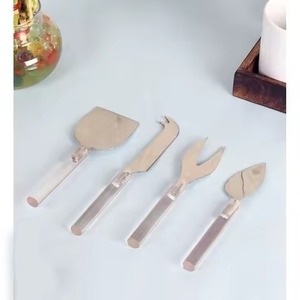 Peach Color Designer manche rond en résine couteau à fromage qualité superlative lame d'or ensemble d'outils à fromage - Product Image 4