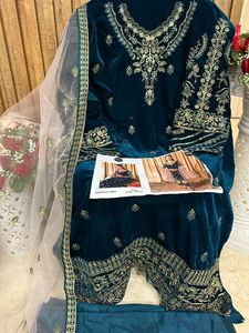 Fourniture directe d'usine Collections spéciales d'hiver Costume Salwar Kameez en velours pour mariage et festival - Product Image 3