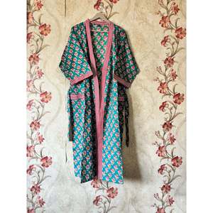 Robe kimono en coton rayé, lavable, vêtements de détente - Product Image 1