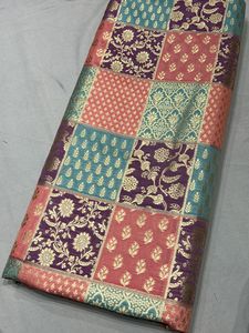 Tela Brocada Jacquard a Cuadros Transpirable de Alta Calidad para Vestidos de Novia y Textiles para el Hogar - Tela de Lujo de Peso Medio - Product Image 2