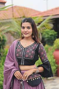 Lancement de la nouvelle collection moderne de lehenga choli de fête avec dupatta en pur coton et dentelle à miroirs lourds - Product Image 6