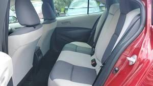 Toyota Corolla LE berline automatique 2023 avec toit ouvrant panoramique en cuir - Product Image 4