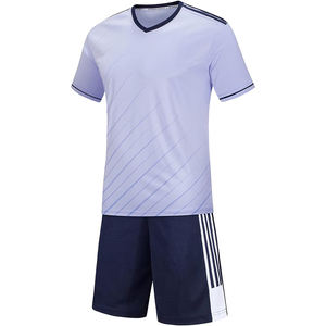 Maillot de football personnalisé pour hommes en polyester avec logo brodé et nom d'équipe – Tenue de football pour garçons - Product Image 2