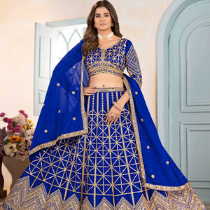 Ce lehenga profondément brodé est un mélange parfait d'élégance et de tradition, conçu pour vous faire briller à chaque occasion - Product Image 1