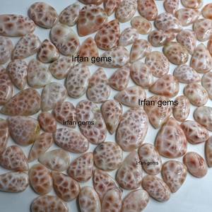 Pierre de thomsonite Pierre de thomsonite naturelle Cabochon Pierre de thomsonite rose Pierre précieuse en vrac Belle pierre rose Grossiste fournisseur de pierres précieuses - Product Image 3