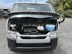 SUPER LIMPIO Coche Usado 2025 Toyota <span class=keywords><strong>Regius</strong></span> Ace 2.8D DX GL Paquete Van 4 Puertas AT 2WD Coches Usados Listos para Enviar a Todo el Mundo - Product Image 5