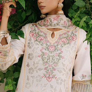 ชุดสูทผู้หญิงปักลายทันสมัย  ผู้จัดจำหน่ายชุดสไตล์ชาติพันธุ์สุดอินเทรนด์  ชุดสูทผู้หญิงปักลายคลาสสิก - Product Image 2