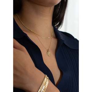 Collier superposé Petite Capri avec chaîne gourmette, style Capri tendance - Product Image 3