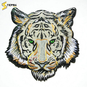 Écussons brodés en PVC thermocollants personnalisés Tigre Lion Loup avec formes d'étoiles et de fleurs, fabriqués à la main par TEPRA SPORTS - Product Image 2