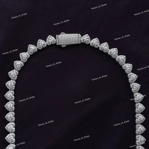 Collier de diamants en forme de coeur en argent 925 avec réglage de pavé de halo Collier de diamants Moissanite taillés en coeur Collier glacé de luxe - Product Image 4