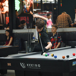 Table de billard de compétition de 9 pieds série Infinity avec surface de jeu en ardoise Kit de retour et d'engrenage - Product Image 1