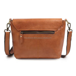 Sac à bandoulière compact, léger, design polyvalent, sangle réglable, durable et parfait pour les voyages quotidiens, le shopping et le travail - Product Image 4