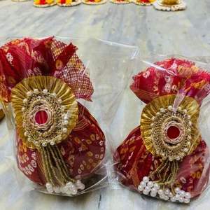 Pochette en tissu indien fait à la main Potli brodé sac à main pour fêtes de mariage chic et célébrations cadeaux de retour - Product Image 6