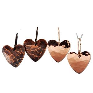 Boucles d'oreilles créoles en cuivre martelé classique en forme de coeur style tendance filles et femmes fabriquées à la main de nombreux modèles - Product Image 1