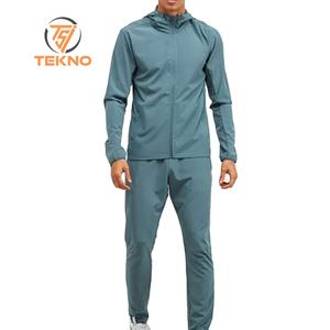 Meilleures ventes Tenue coupe-vent pour homme couleur et taille personnalisées Vêtements d'hiver Survêtement XL tendance à prix d'usine Service OEM - Product Image 1
