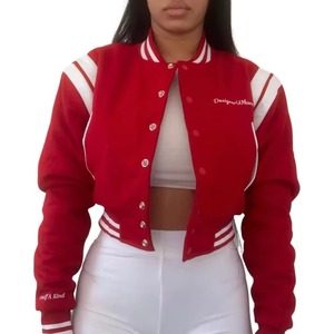 Chaqueta de béisbol universitaria personalizada para mujer, forro polar recortado con estampado digital tejido, diseño de cuerpo corto - Product Image 4