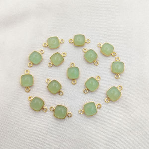 Connecteur de pendentif en calcédoine verte fait à la main-Charme de lunette à double caution en plaqué or pour la fabrication de bijoux - Product Image 2