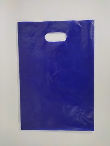 Sacs en plastique blancs découpés sur mesure en LDPE recyclable avec impression sérigraphique pour le shopping et la marque de mode - Product Image 4
