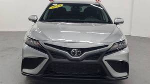 Toyota Camry SE 2024 Automático con Tracción Delantera, Asientos de Cuero, Techo Panorámico, Faros LED, 6.1-8L - Product Image 6