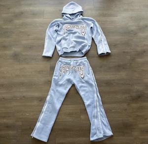 Chándal de invierno Unisex personalizado OEM transpirable 100% algodón conjunto informal con capucha de dos piezas bordado de chenilla de poliéster sólido - Product Image 1