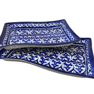 Magnifique plat rectangulaire moyen en céramique bleue, motif abstrait classique peint à la main au Pakistan, service haut de gamme - Product Image 2
