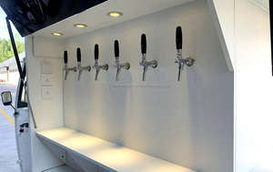 Tricycle électrique Ape Tuktuk Food Truck avec comptoir, réfrigérateur, carrosserie fermée, capacité passagers, batterie au lithium - Product Image 4