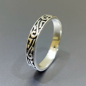 Fashionable Gold Plated Titanium <b>Ring</b> 3.1 Grams <b>Plain</b> <b>Silver</b> Band with Cut Diamond Inlay Trendy Wedding Jewelry - Product Image 1