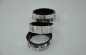 Juego de 3 pulseras de resina con incrustaciones de perla real, 100% originales - Product Image 3