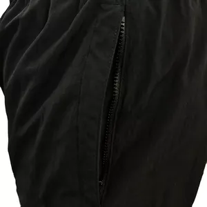 Costume de survêtement d'hiver noir foncé pour hommes pour le Jogging et les vêtements de sport fabriqués avec des matériaux de haute qualité disponibles avec un Logo et un Design personnalisés - Product Image 5