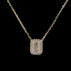 Collar ligero de diamantes de moissanita de corte esmeralda de 1,03 quilates en oro blanco de 14 quilates perfecto para la elegancia diaria - Product Image 1