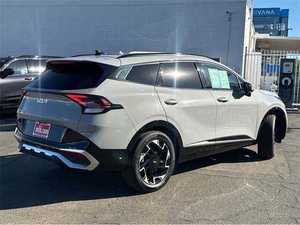 Sportage SX Prestige 2024 con Tracción Delantera, Volante a la Izquierda, Asientos de Cuero, Cámara Trasera, Pantalla Táctil y Faros de Xenón - Product Image 3