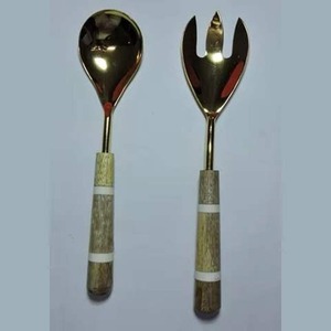 Vaisselle de table design antique ensemble d'outils à salade manche en bois fait à la main avec couverts plaqués or pour restaurant à la maison - Product Image 1