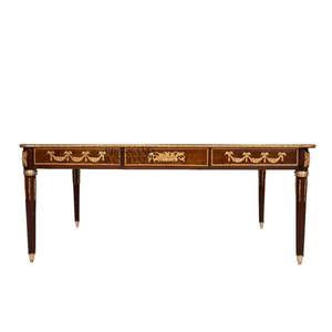 Escritorio Ejecutivo de Madera Antigua de Lujo con Acabado en Nogal Intenso y Detalles Ornamentales en Latón Dorado para Decoración de Oficina en Casa de Alta Gama - Product Image 2