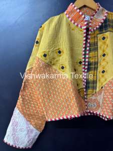 Veste courte matelassée Kantha pour femmes, fabrication artisanale indienne, réversible, respectueuse de l'environnement, patchwork fini, manteau vintage automne-hiver - Product Image 2