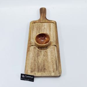 Longue planche de service en bois avec couvercle, poignée et bol à chutney par Tradebyd - Product Image 6