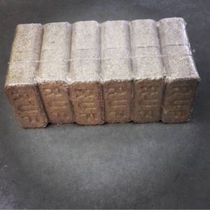 ค้นหาไอคอนที่คล้ายกันของเชื้อเพลิง RUF Briquettes ที่เป็นมิตรกับสิ่งแวดล้อม ทำจากไม้เนื้อแข็ง รูปทรงสี่เหลี่ยมผืนผ้า น้ำหนัก 850 กรัมต่อแท่ง - Product Image 4