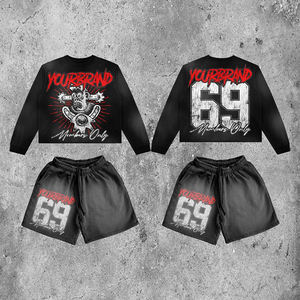 Conjunto de Sudadera con Capucha y Pantalones Cortos con Logo Personalizado Estilo Streetwear, Top Corto Negro sin Mangas con Lavado Ácido y Camiseta sin Mangas con Lavado Ácido - Product Image 3