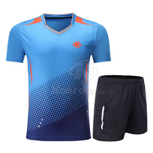 Uniforme de badminton court 100 % polyester de haute qualité, couleur unie, tenue d'équipe respirante, séchage rapide, écologique, avec logo frontal - Product Image 1