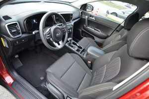 Sportage d'occasion 2023 2024, SUV compact confortable et fiable, intérieur spacieux, qualité de conduite fluide, fourni du Japon - Product Image 3