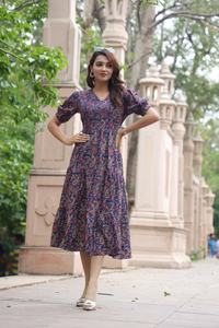 Robe décontractée à imprimé floral 100% coton, longueur genoux, col en V, pour tous les jours, écologique, respirante, coupe régulière, faite à la main, légère - Product Image 5