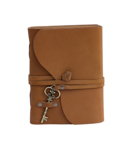 วารสารหนังวินเทจทำด้วยมือสำหรับผู้หญิงกระดาษผูกด้วยความร้อนส่วนบุคคลที่มีขอบประดับด้วยกุญแจปิดปีใหม่ของขวัญคริสต์มาส - Product Image 1