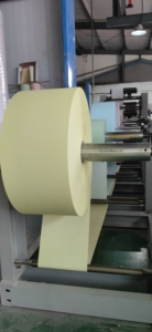 มีตัวอย่างให้เลือก โรงงานรับผลิตตามสั่ง กระดาษคาร์บอนเลสเคลือบหลัง CB CFB CF 55gsm NCR  แบบหลายสี ขนาด 889*1194 มม. - Product Image 3