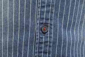 Camisa de mezclilla de alta calidad con efecto envejecido y rayas, estilo denim, para hombre, de manga larga, transpirable y cómoda. - Product Image 4