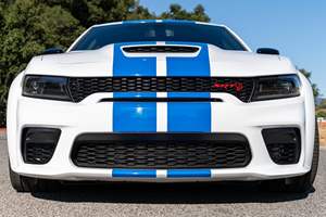 รถชาร์จเจอร์ SRT เฮลแคท เรดอาย ไวด์บอดี้ รุ่นปี 2023  เครื่องยนต์ซูเปอร์ชาร์จ V8 807 แรงม้า พร้อมอุปกรณ์ครบครัน - Product Image 2