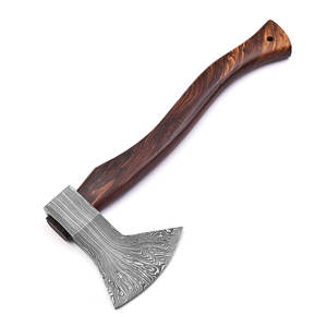 Hache en acier Damas, fabrication artisanale, motif personnalisé, manche en bois massif, pour le camping, le bushcraft, la chasse et les équipements de plein air - Product Image 1